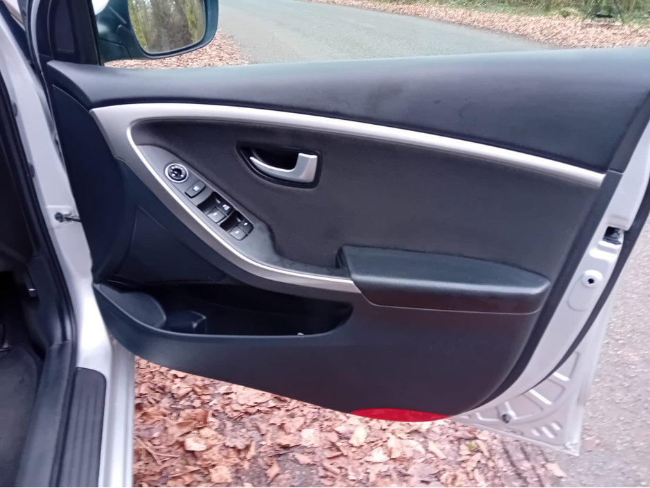 2015 Hyundai i30 - image 20