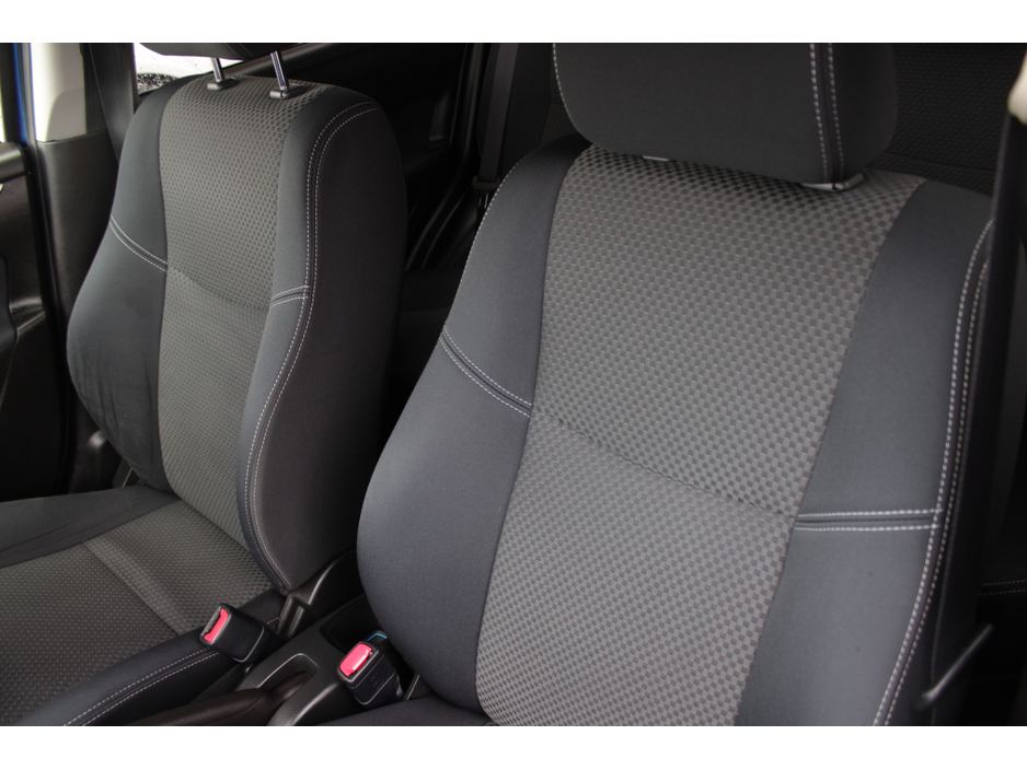 2015 Suzuki Swift - image 11