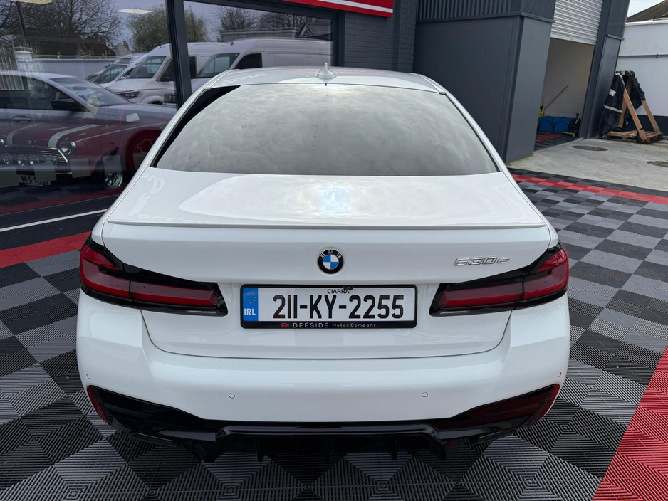 2021 BMW 5 Series - image 20