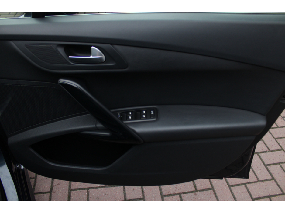 2016 Peugeot 508 - image 10