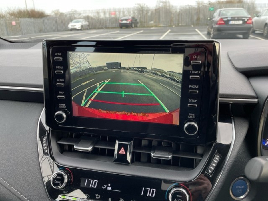 2023 Toyota Corolla Hatchback 5dr Hybrid - Luna Edition - SPECIAL OFFER UNIT - 1.8 Automatic - 1 Owner // Remote Central Locking // Front Electric Windows // Rear Electric Windows // Electric Mirrors // Heated Mirrors €24,899