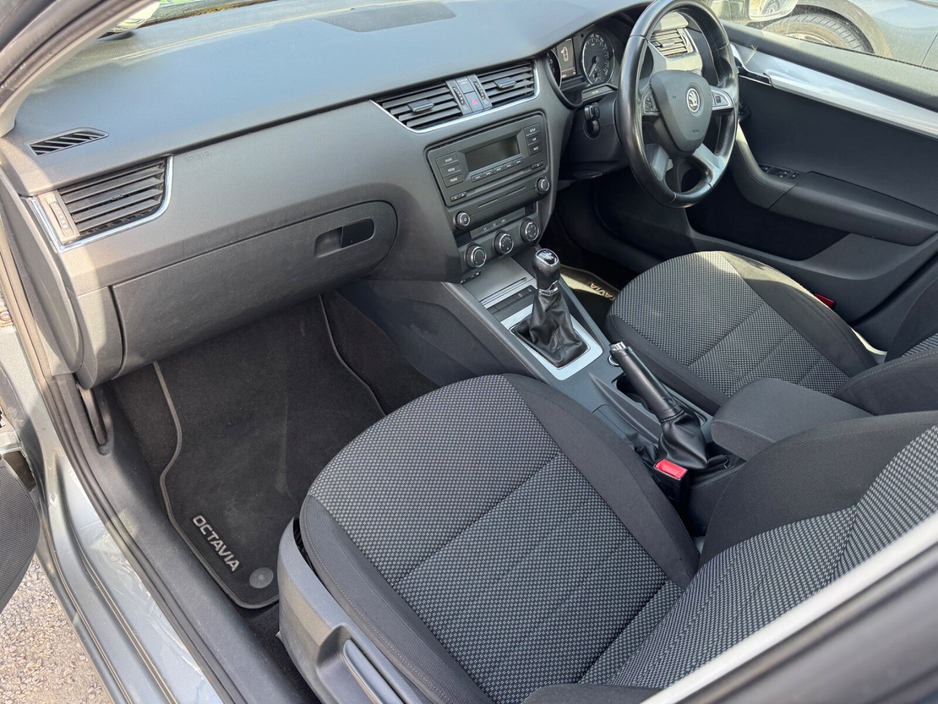 2013 Skoda Octavia - image 10