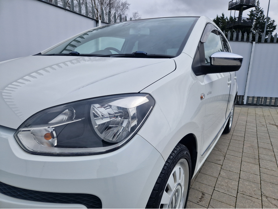 2014 Volkswagen up! - image 5