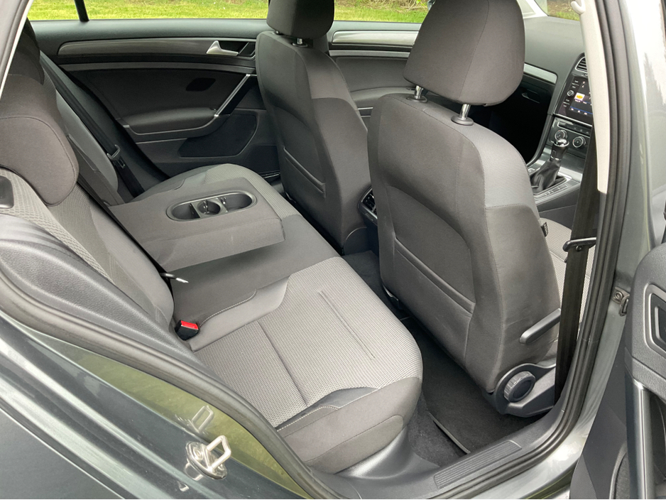 2018 Volkswagen Golf - image 17