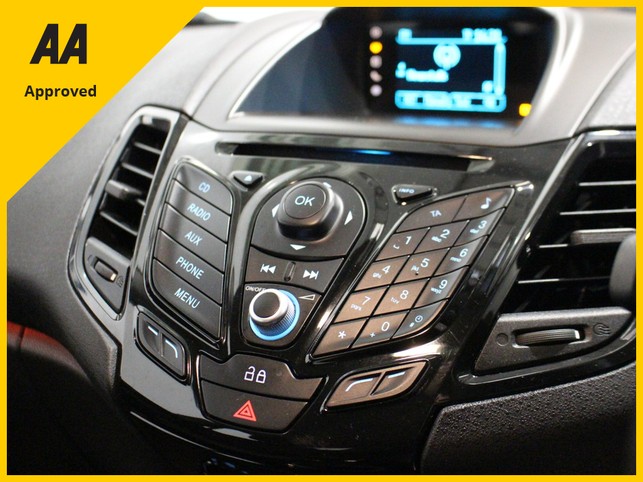 2014 Ford Fiesta - image 12