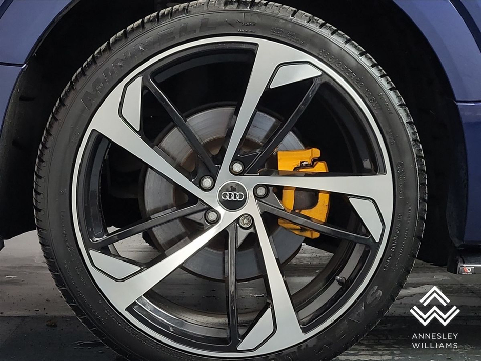 2023 Audi e-tron - image 11