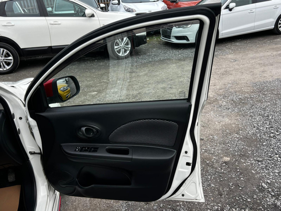 2019 Nissan March - image 9