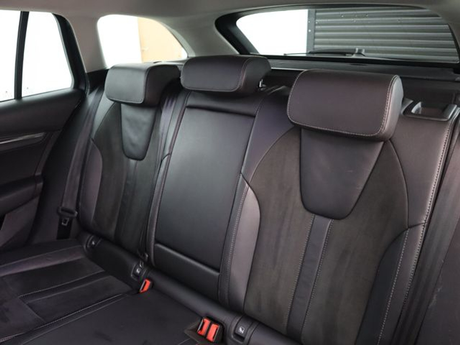 2022 Skoda Octavia - image 17