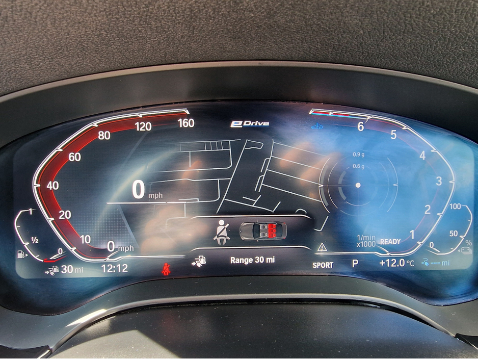 2022 BMW 5 Series - image 21