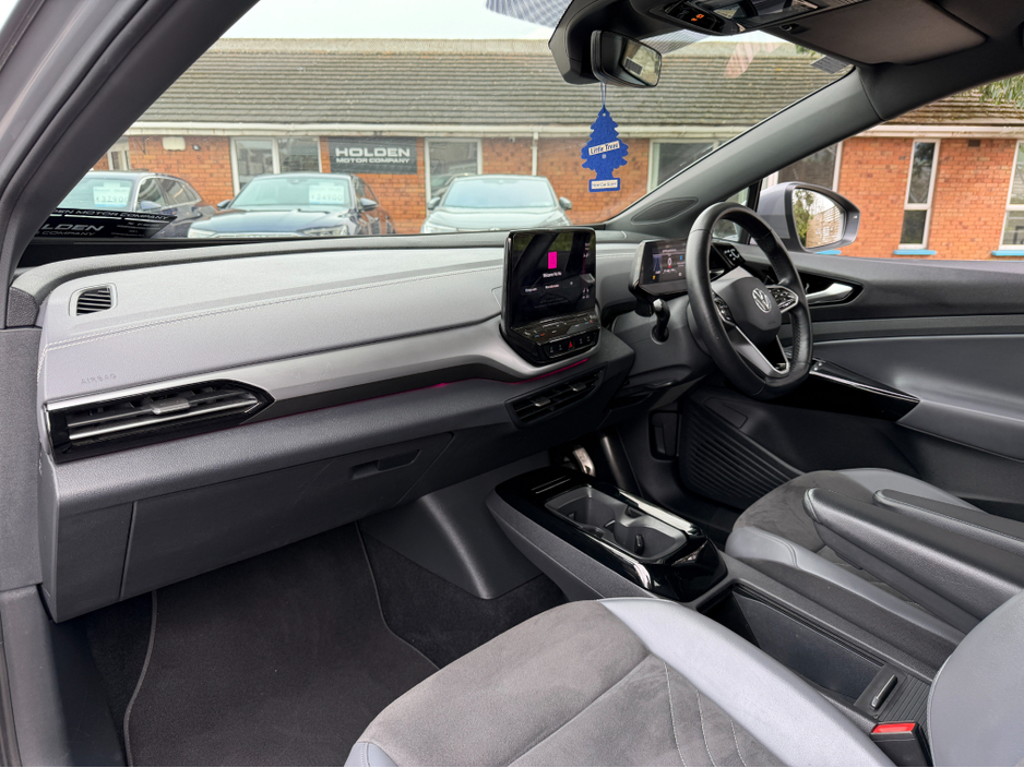 2023 Volkswagen ID.4 - image 25