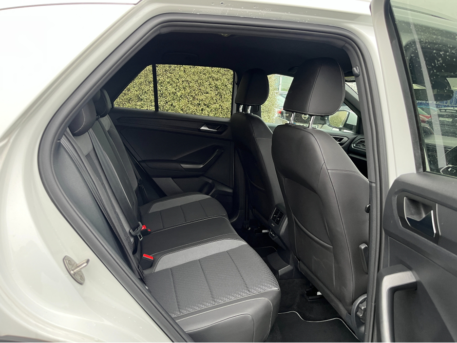 2021 Volkswagen T-Roc R-LINE AUTOMATIC 2.0 DIESEL //LOW MILES//HALF LEATHER SEATS//ADAPTIVE CRUISE CONTROL//REVERSE CAMERA//KEYLESS ENTRY// €27,950