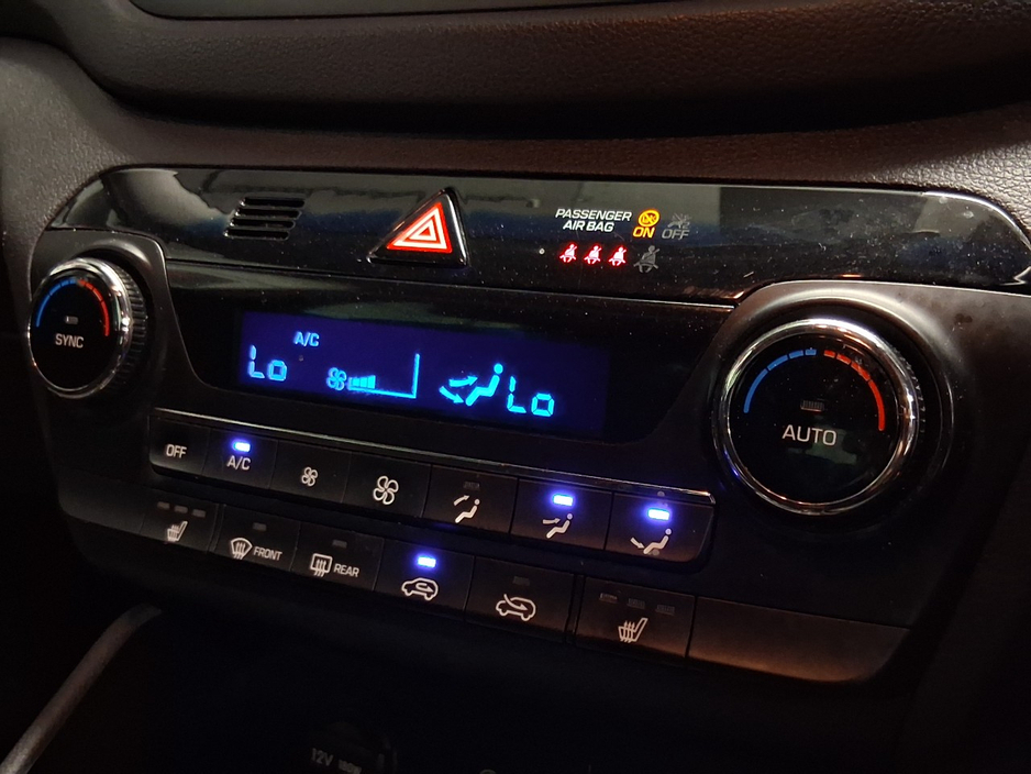 2017 Hyundai Tucson - image 11