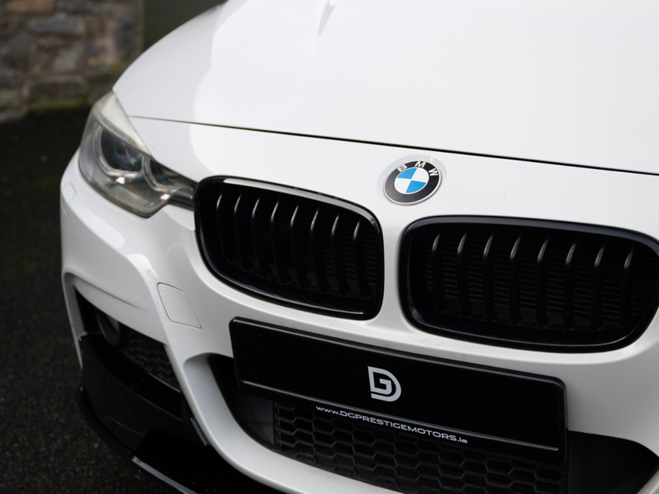 2013 BMW 3 Series - image 8