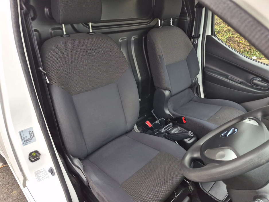2019 Nissan NV200 - image 11