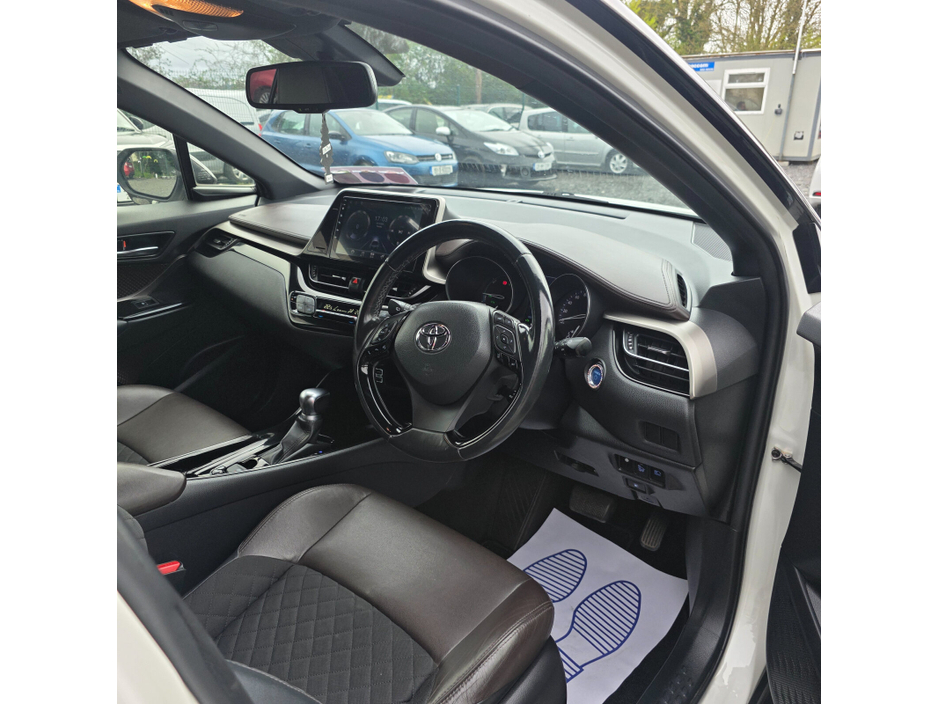 2018 Toyota C-HR - image 10