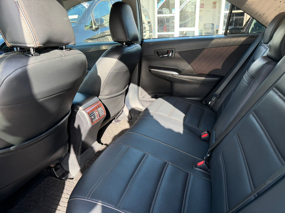 2016 Toyota Camry - image 18