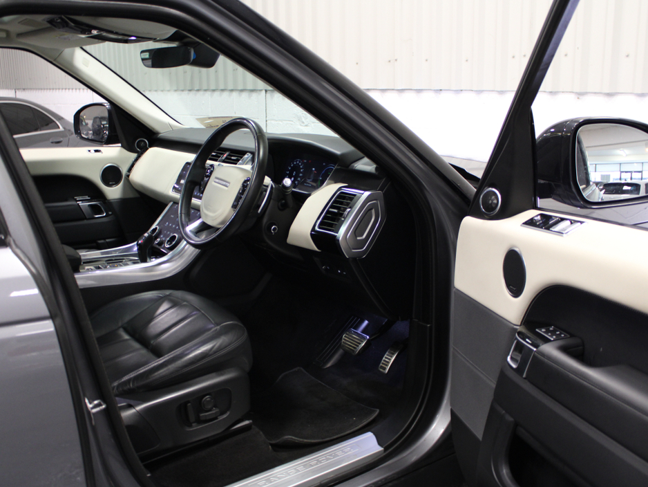 2022 Land Rover Range Rover Sport - image 28