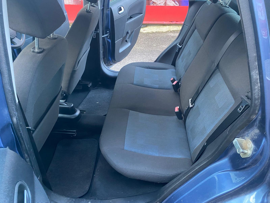 2006 Ford Fiesta - image 15