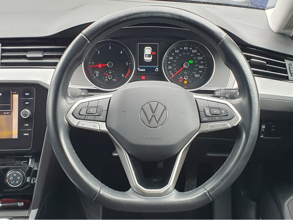 2021 Volkswagen Passat - image 18