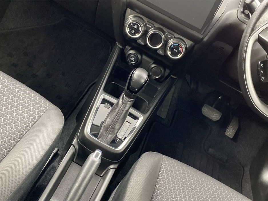 2022 Suzuki Swift - image 12