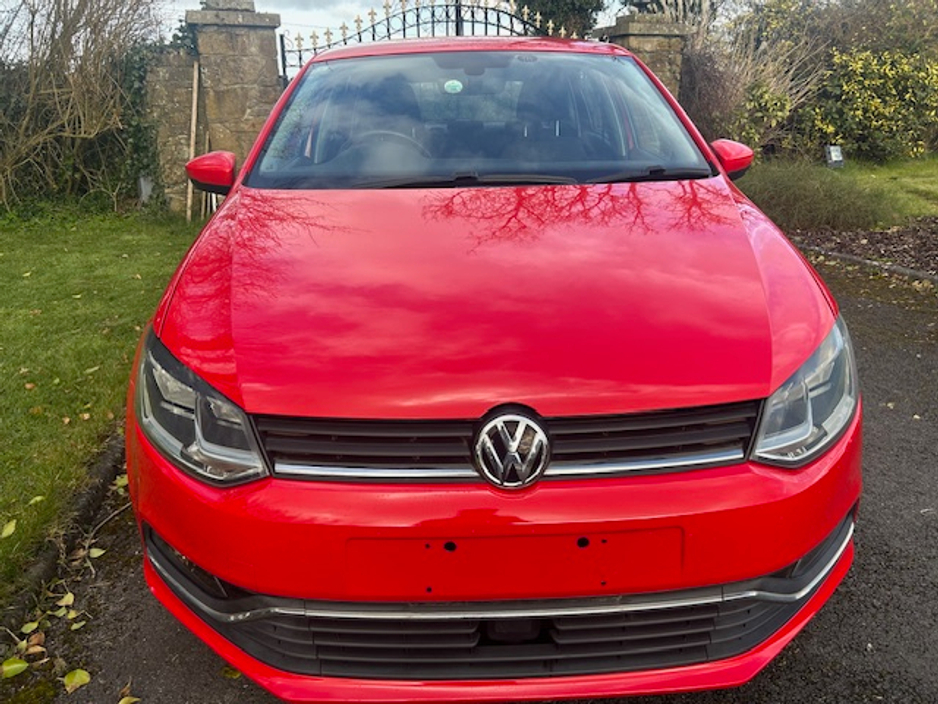 2015 Volkswagen Polo - image 2