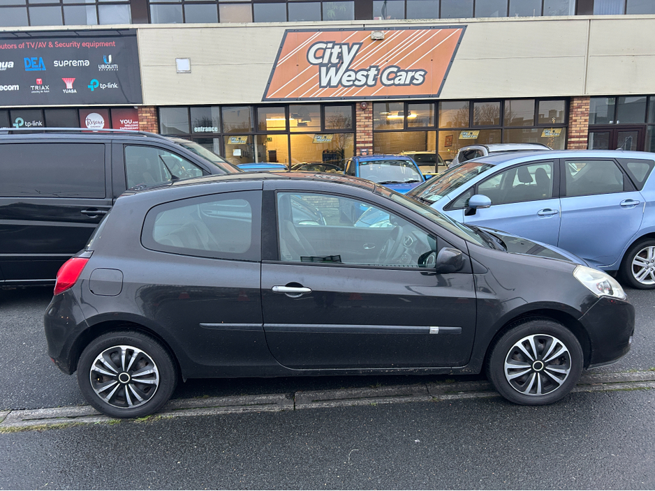2010 Renault Clio 3 1.2 ONLY  47000KLMS///IRISH CAR WITH BRAND NEW NCT 9/2026 LOW TAX 280///TAXED OCT 2026///GREAT STARTER CAR OR TOWN RUNABOUT €4,500