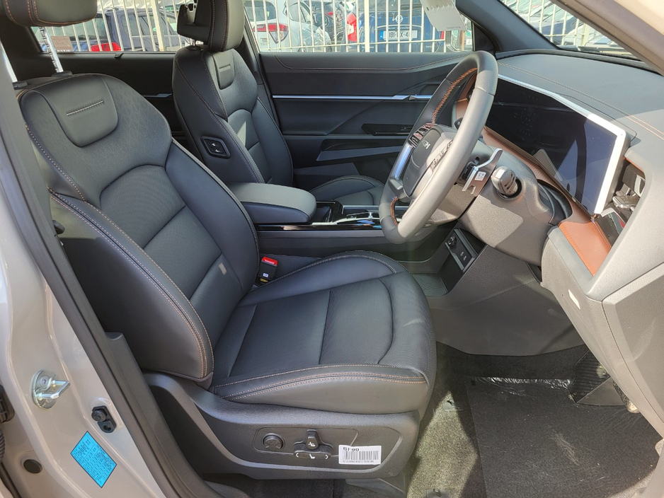 2026 KGM TORRES EVX - image 16