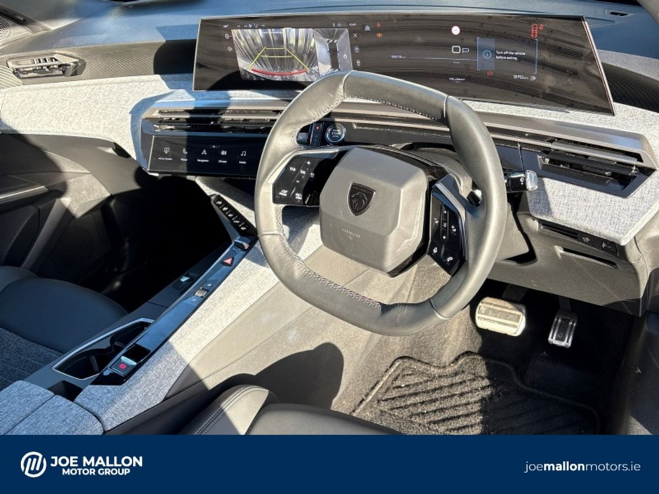 2025 Peugeot 3008 - image 9