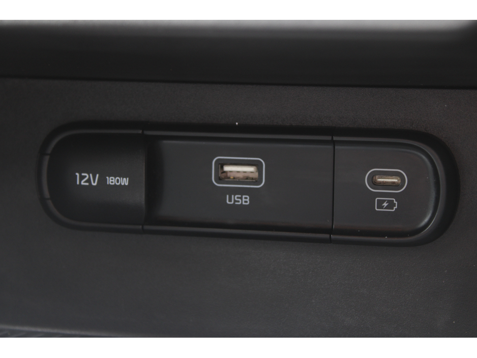 2023 Kia Sportage - image 16