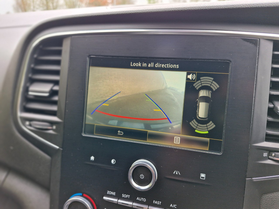 2019 Renault Megane - image 18