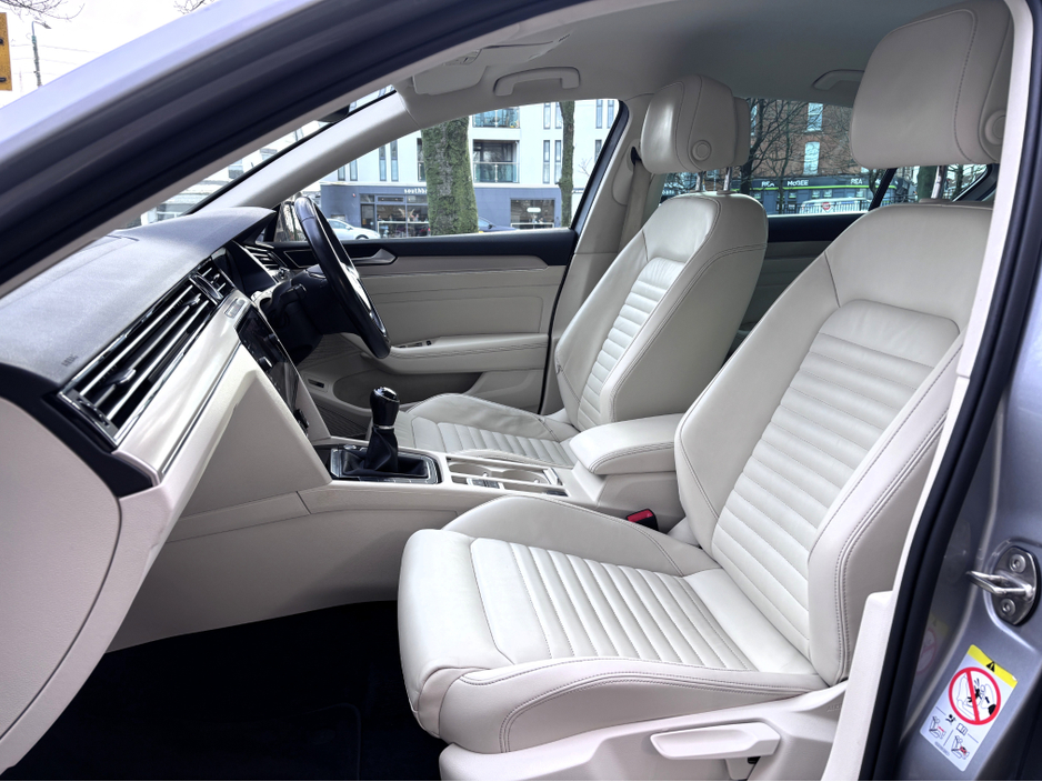 2019 Volkswagen Passat R-LINE 2.0 TDI MANUAL 150HP 4DR €23,950