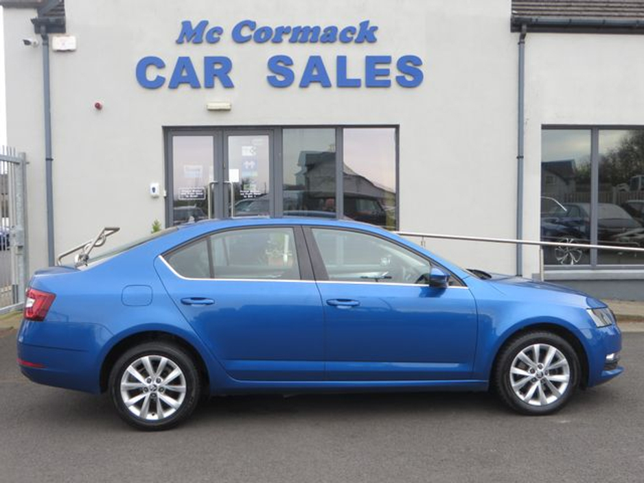 2020 Skoda Octavia - image 2