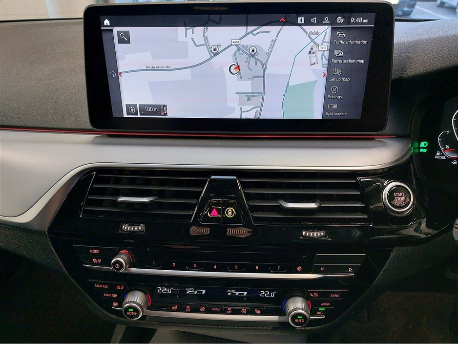 2022 BMW 5 Series - image 19