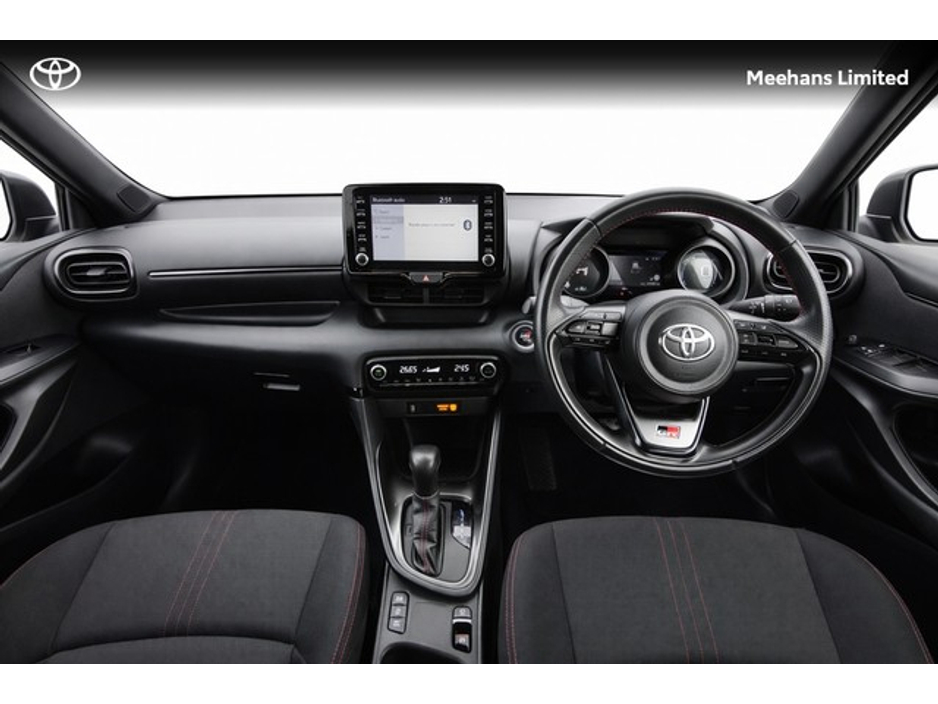 2023 Toyota Yaris - image 11