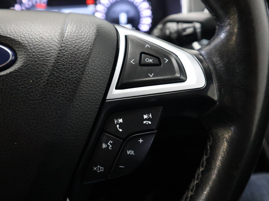 2019 Ford Galaxy - image 13