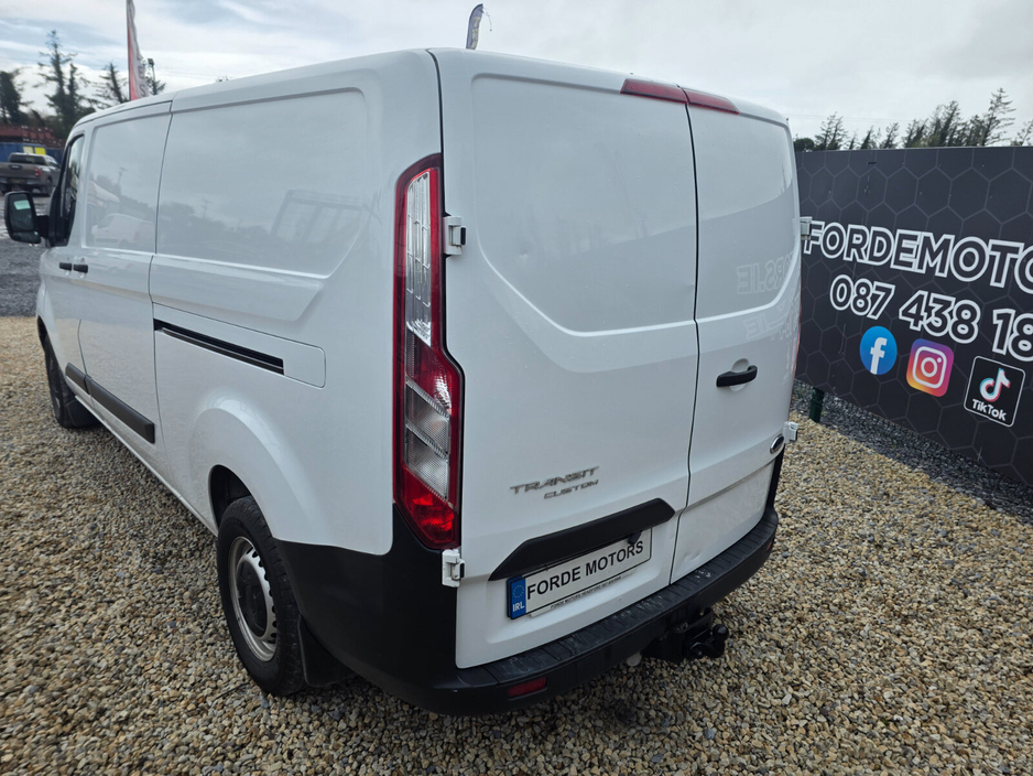 2022 Ford Transit Custom - image 3
