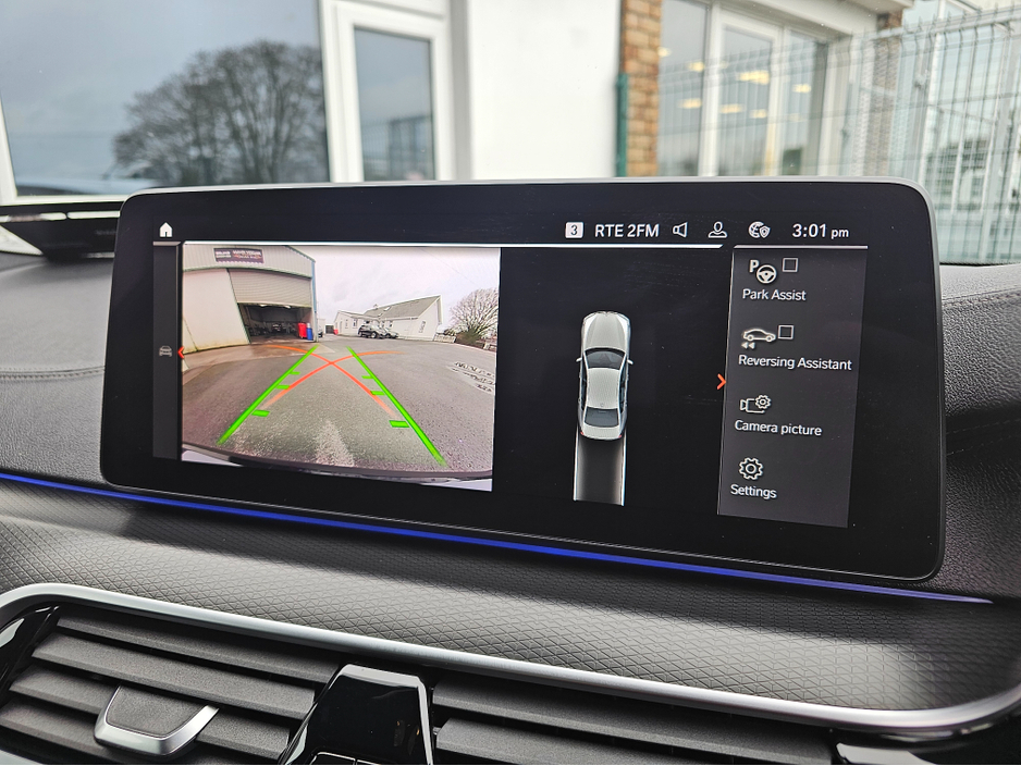 2021 BMW 5 Series - image 15