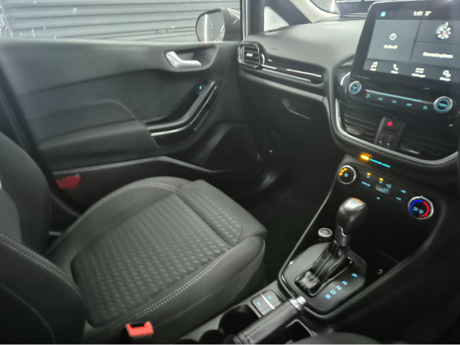 2018 Ford Fiesta - image 2