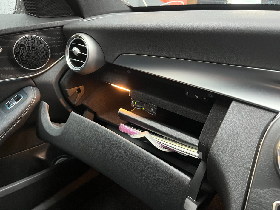 2018 Mercedes-Benz C Class €23950! 2018 MERCEDES-BENZ C220D LAUREUS EDITION 2.2 AUTOMATIC / CRUISE CONTROL / REVERSE CAMERA / ELECTRIC MEMORY & HEATED SEATS / PADDLE SHIFTERS €23,950