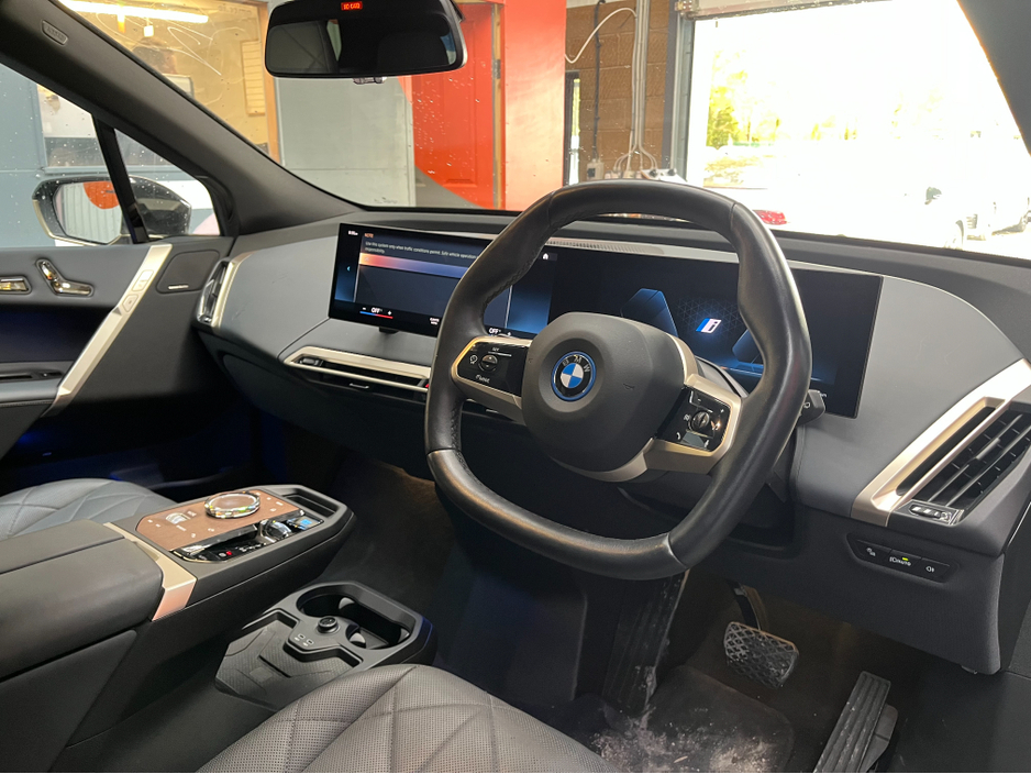 2023 BMW iX - image 8
