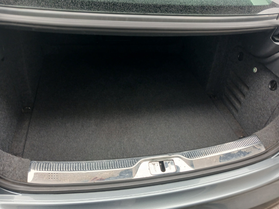 2013 Skoda Superb - image 12