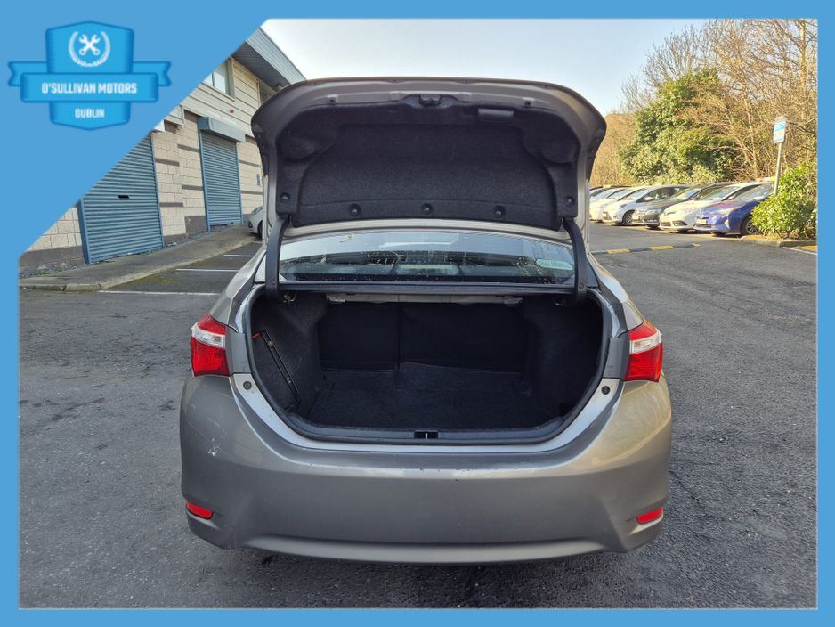 2015 Toyota Corolla - image 9