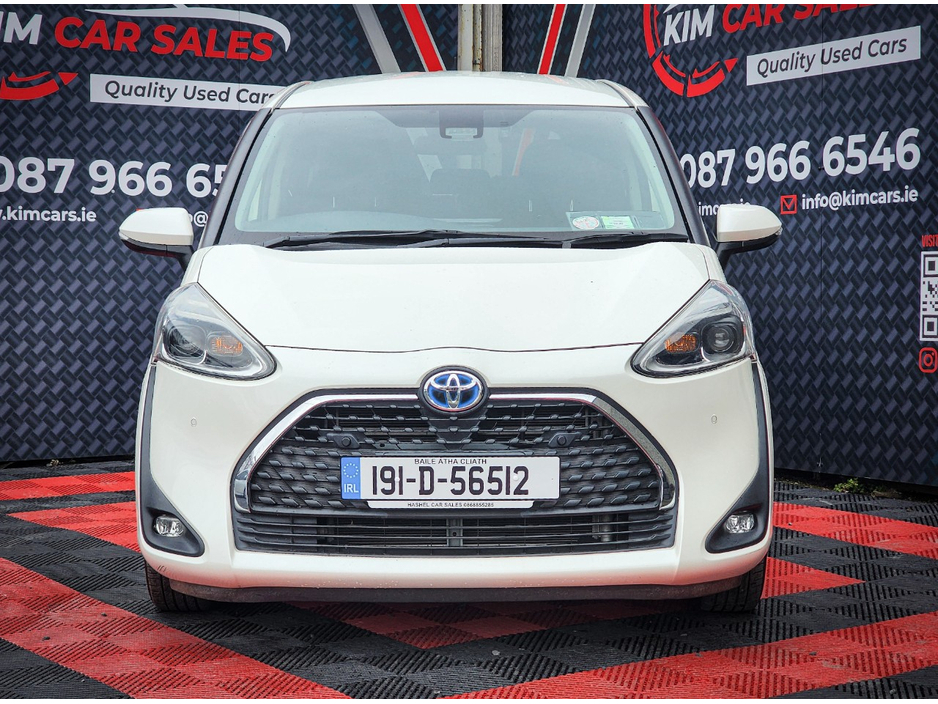 2019 Toyota Sienta - image 5