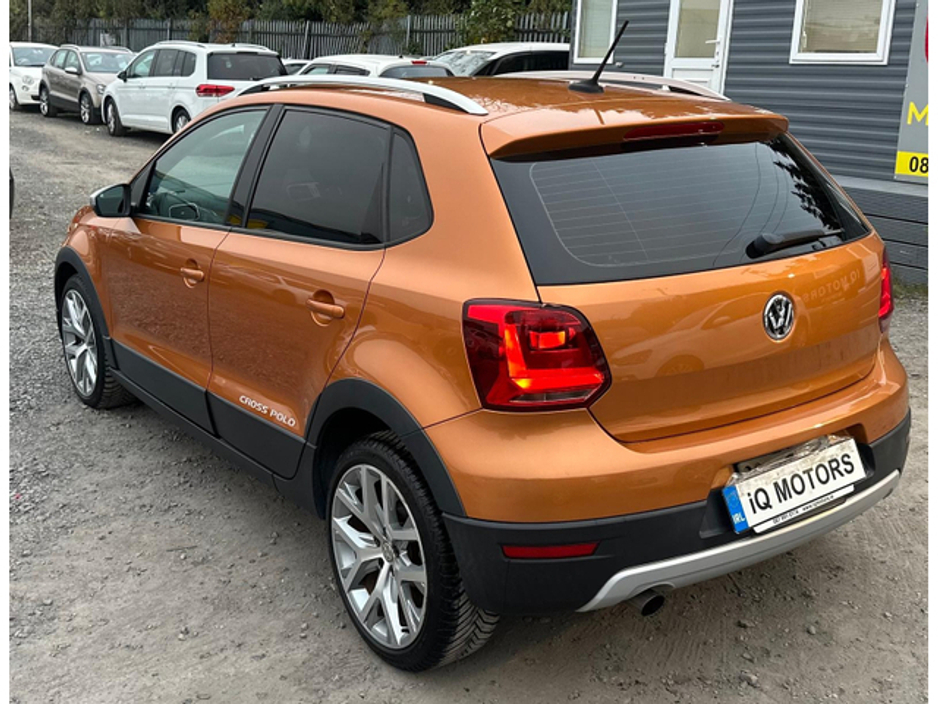 2017 Volkswagen Polo - image 11
