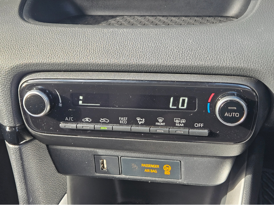 2022 Toyota Yaris ** DEPOSIT TAKEN ** HYBRID LUNA AUTO 4DR €16,950