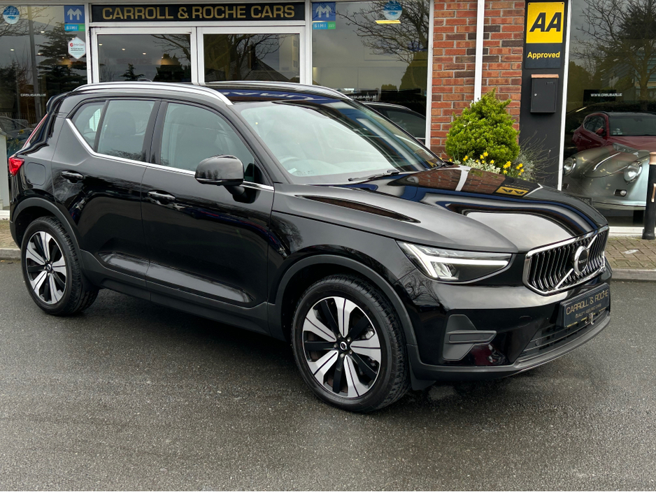 2023 Volvo XC40 - image 33