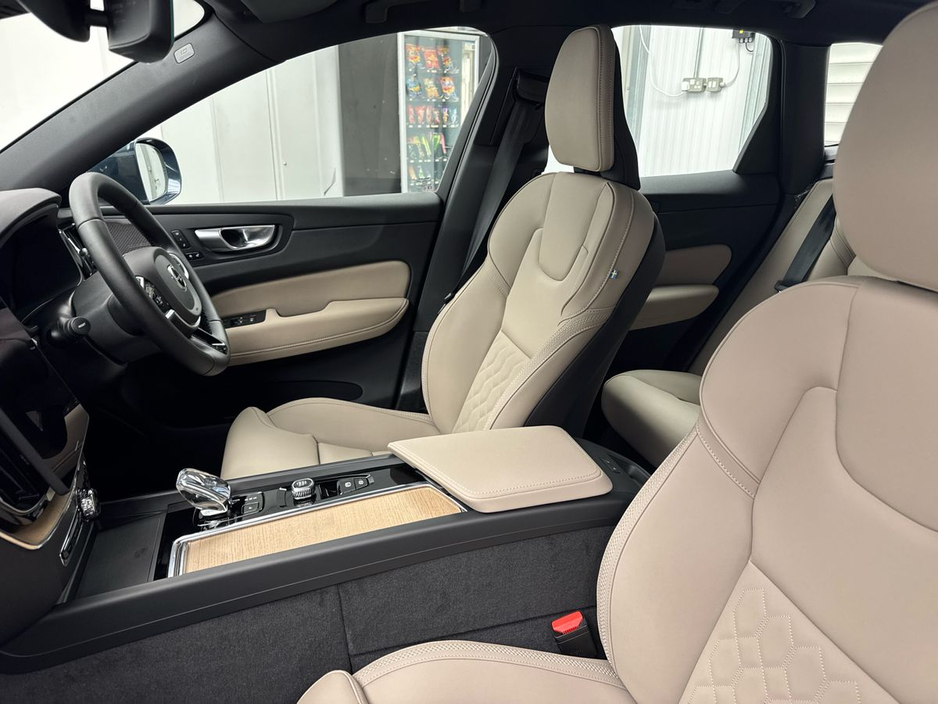 2026 Volvo XC60 - image 26