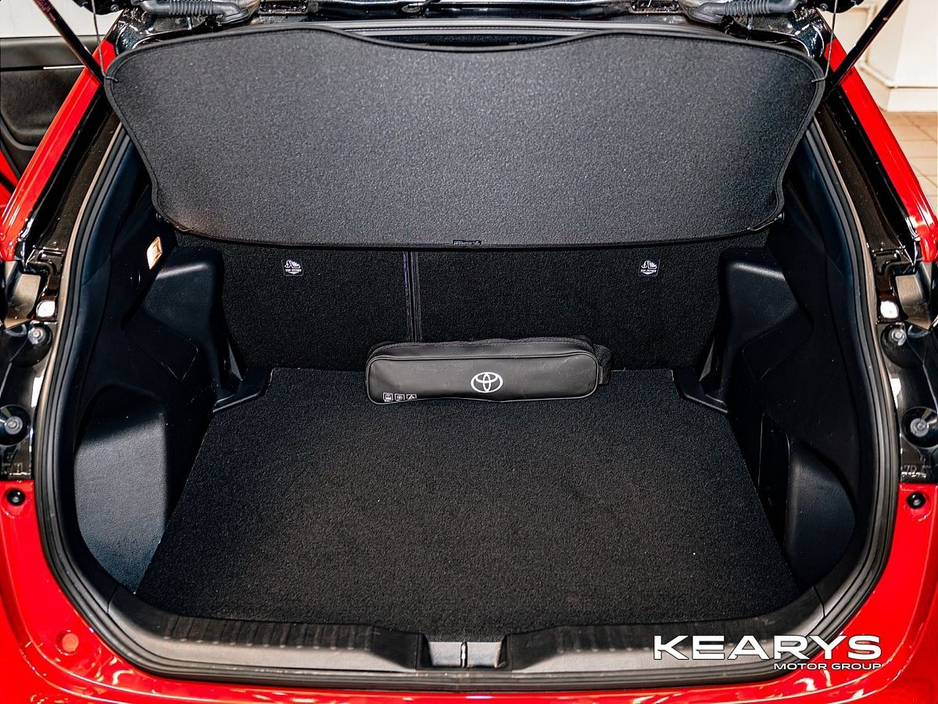 2022 Toyota Yaris Cross - image 25