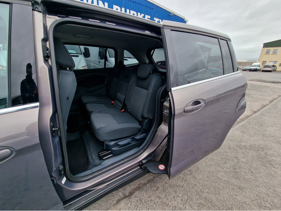 2015 Ford C-Max - image 32