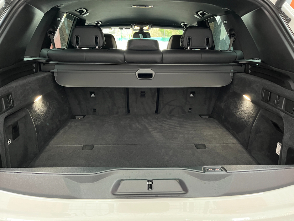 2021 BMW X5 - image 12